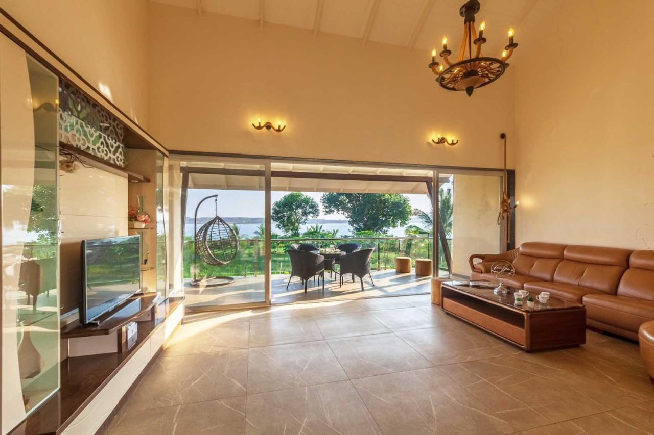 Luna Villa By Stayvista - Lakeside Charm With Terrace, Lush Lawn & Modern Decor Nashik Exterior foto